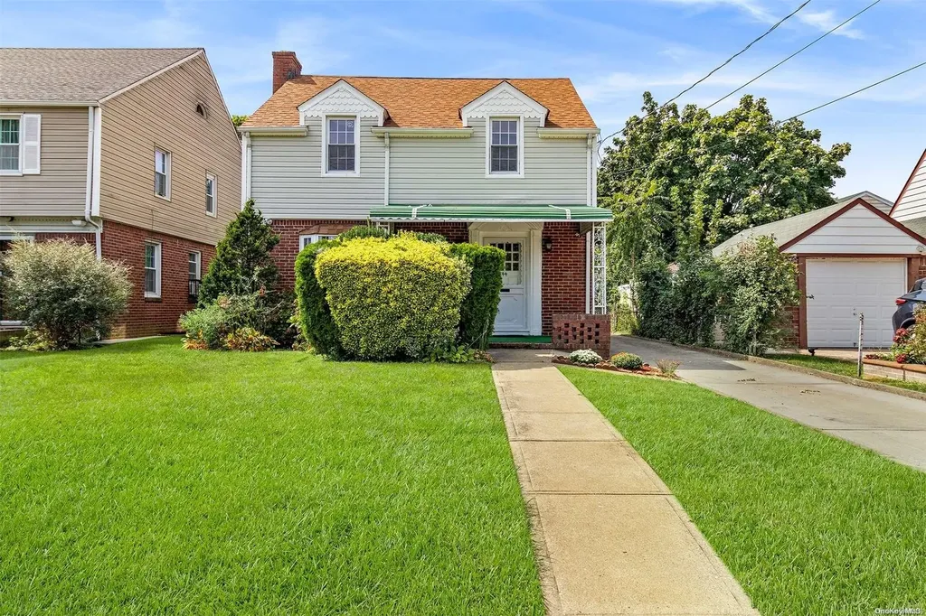 44 Ingraham Boulevard Hempstead NY 11550