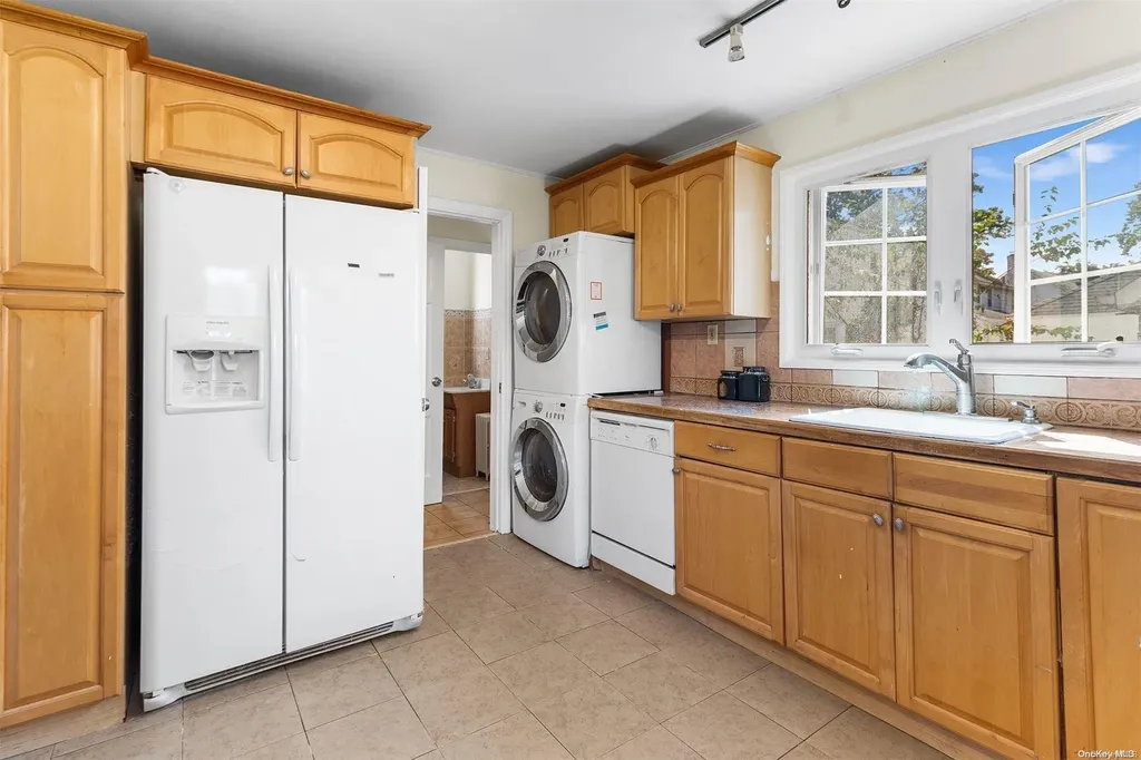 44 Ingraham Boulevard Hempstead NY 11550