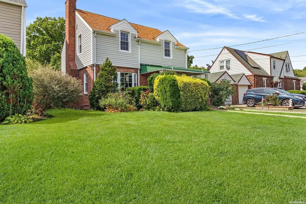 44 Ingraham Boulevard Hempstead NY 11550