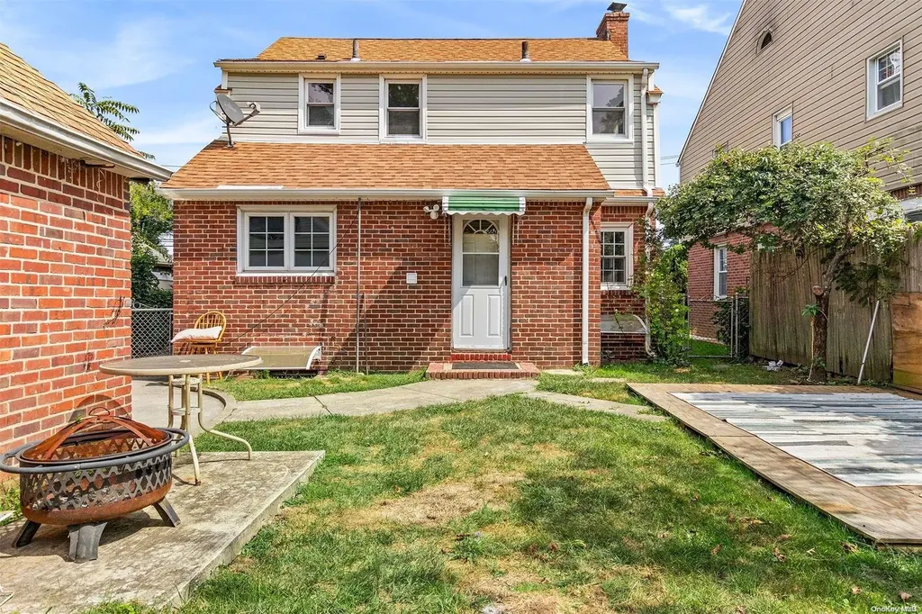44 Ingraham Boulevard Hempstead NY 11550