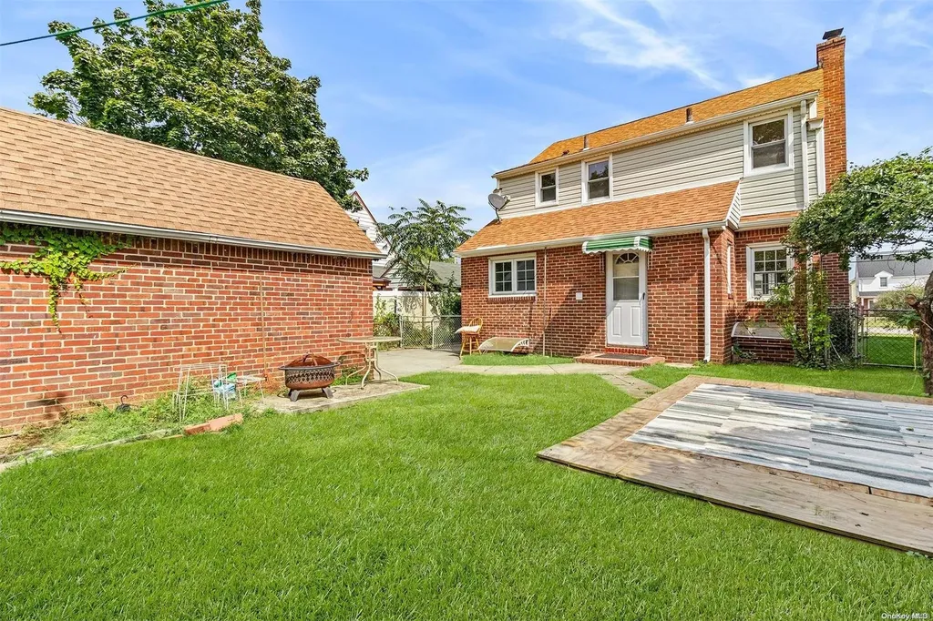 44 Ingraham Boulevard Hempstead NY 11550