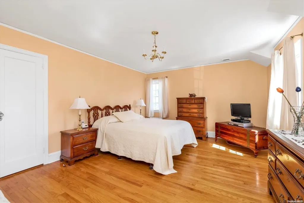 15 E Webster Street Merrick NY 11566