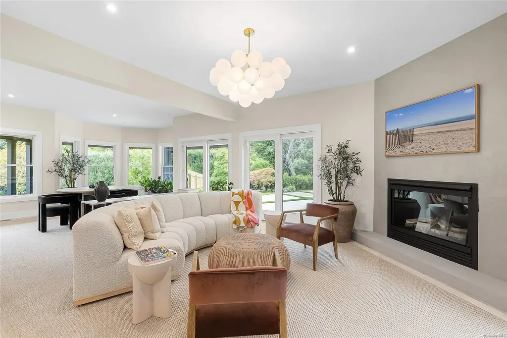 334 Noyack Road Southampton NY 11968