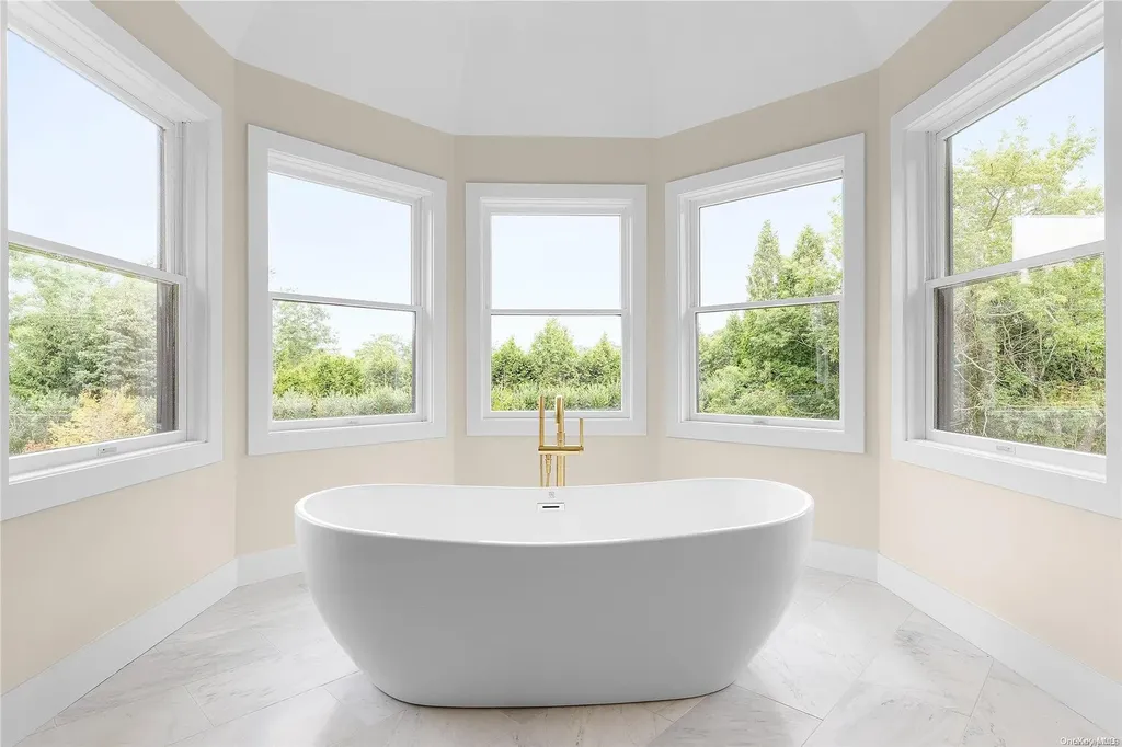 334 Noyack Road Southampton NY 11968