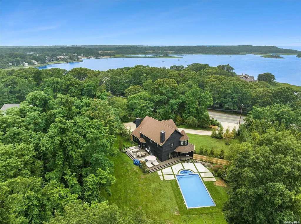334 Noyack Road Southampton NY 11968