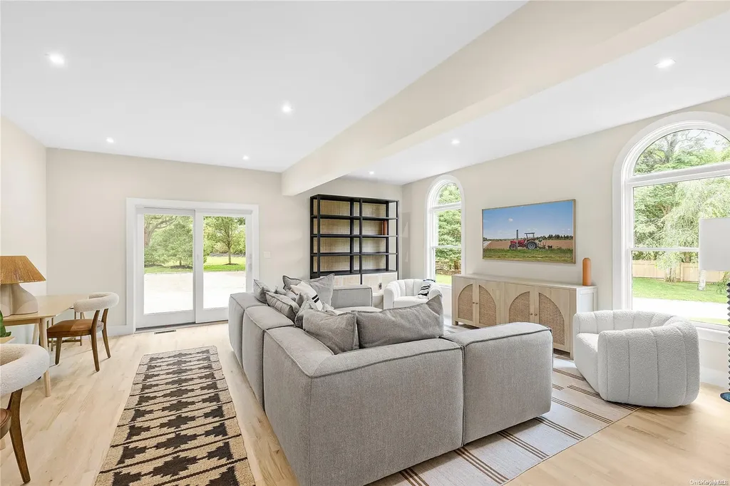 334 Noyack Road Southampton NY 11968