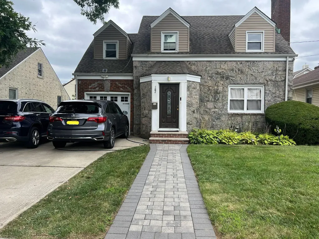 182 Long Beach Road Hempstead NY 11550