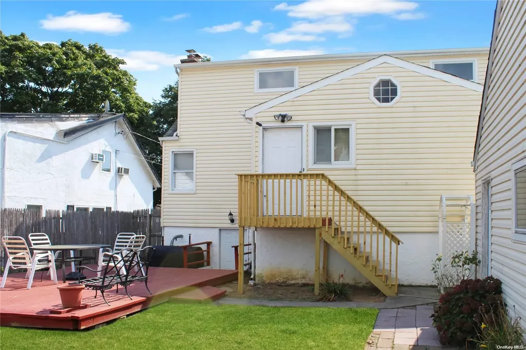 55 Land Place Oceanside NY 11572
