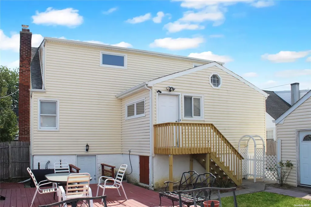55 Land Place Oceanside NY 11572