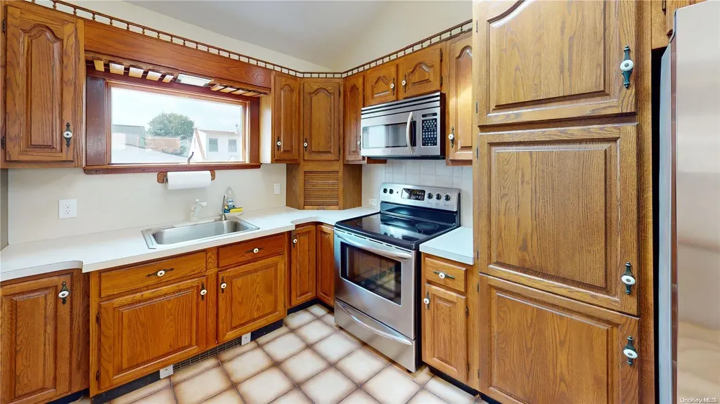 55 Land Place Oceanside NY 11572