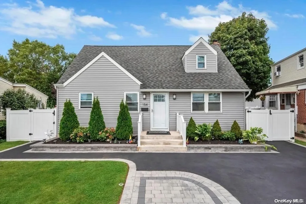 154 Guildford Court West Hempstead NY 11552