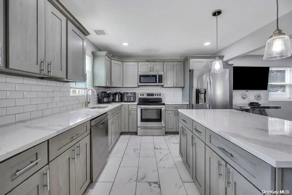 154 Guildford Court West Hempstead NY 11552
