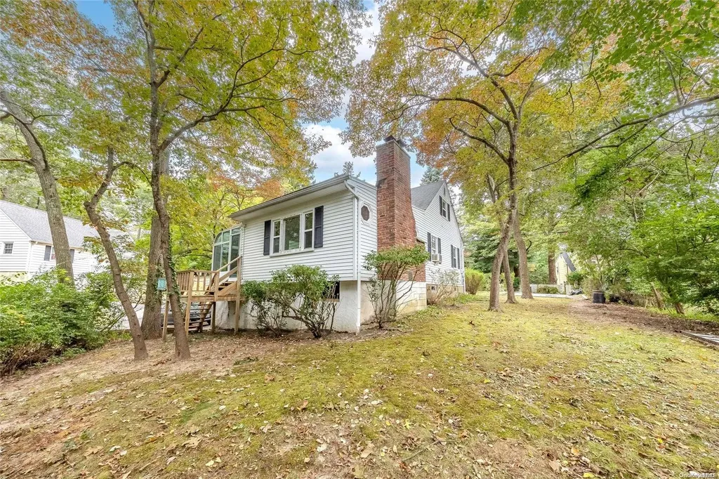 43 Valley Drive Sound Beach NY 11789