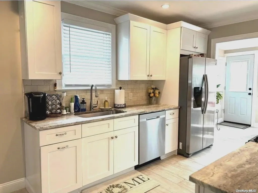 215 Lido Parkway Lindenhurst NY 11757