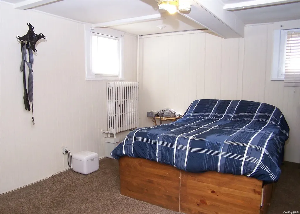 14 W Pine Street Islip NY 11751