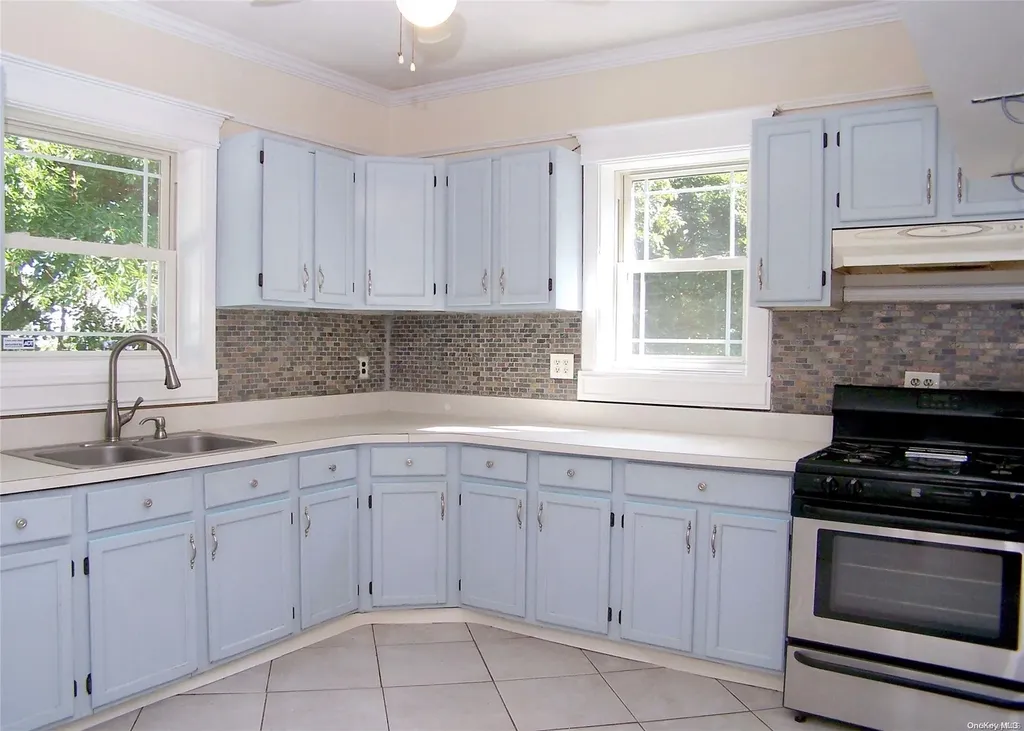 14 W Pine Street Islip NY 11751