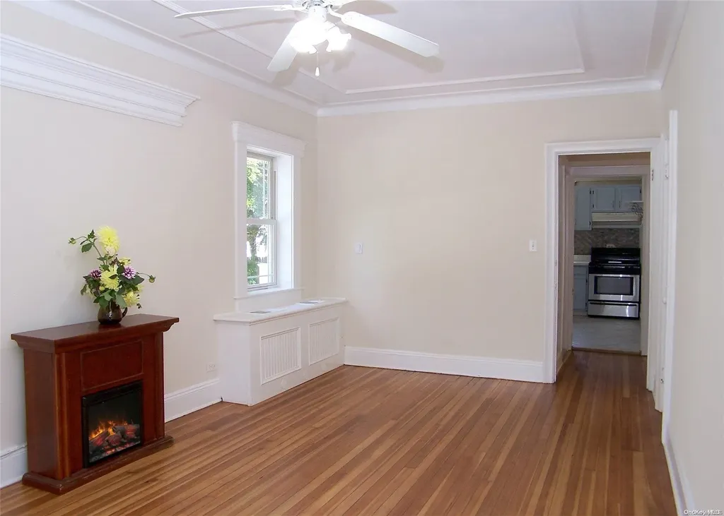 14 W Pine Street Islip NY 11751