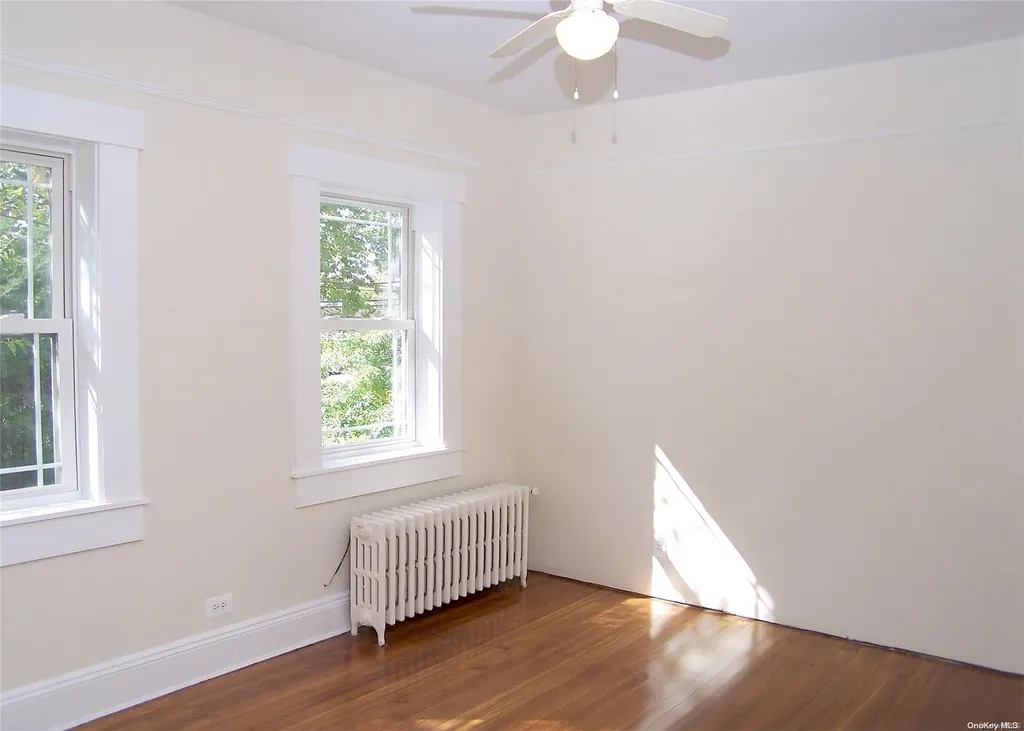 14 W Pine Street Islip NY 11751