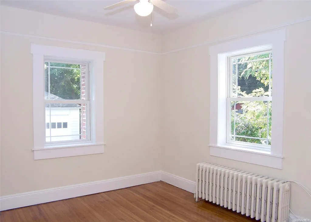 14 W Pine Street Islip NY 11751