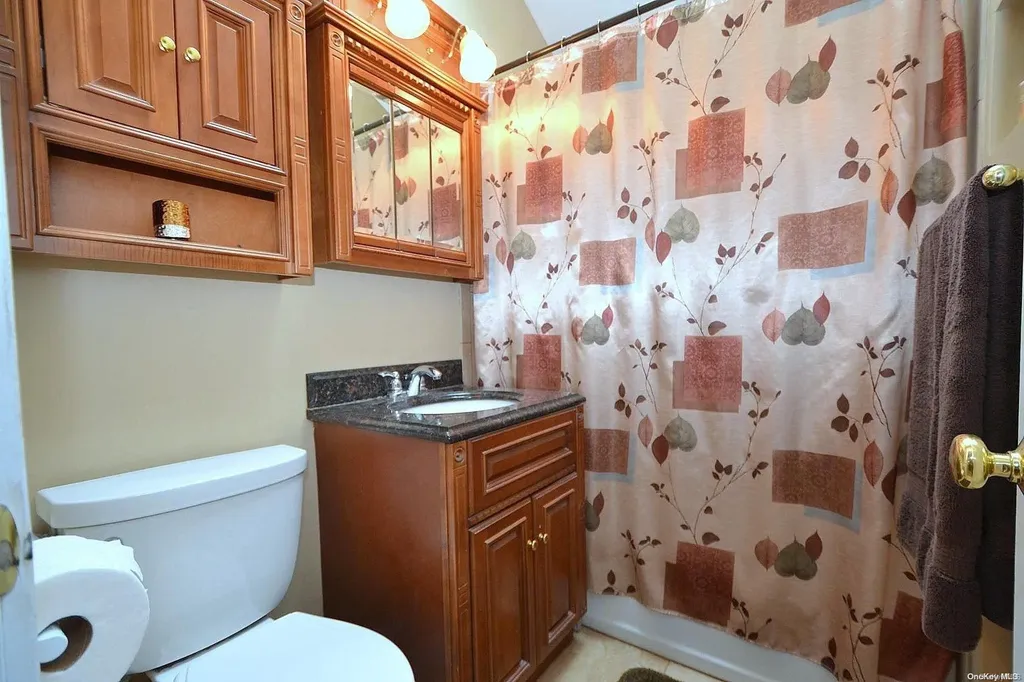 6 Shorehaven Boulevard Ronkonkoma NY 11779