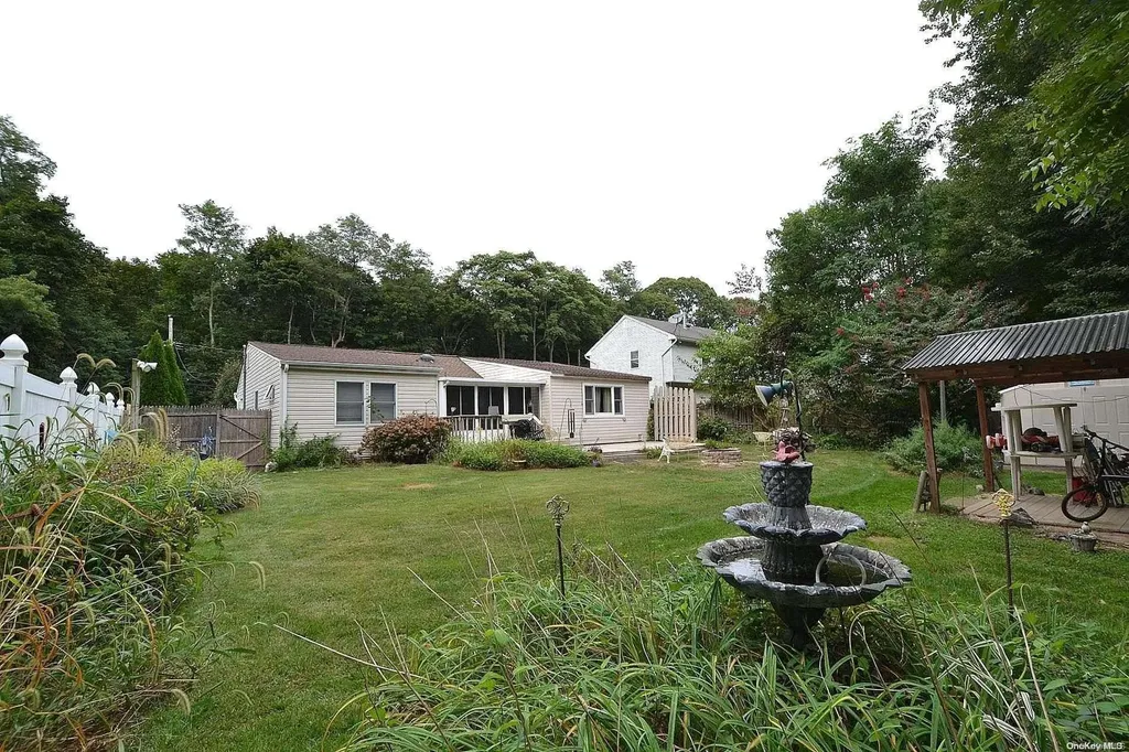 6 Shorehaven Boulevard Ronkonkoma NY 11779