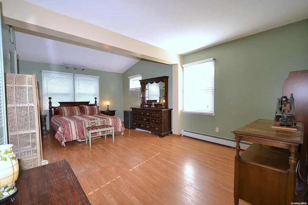 6 Shorehaven Boulevard Ronkonkoma NY 11779