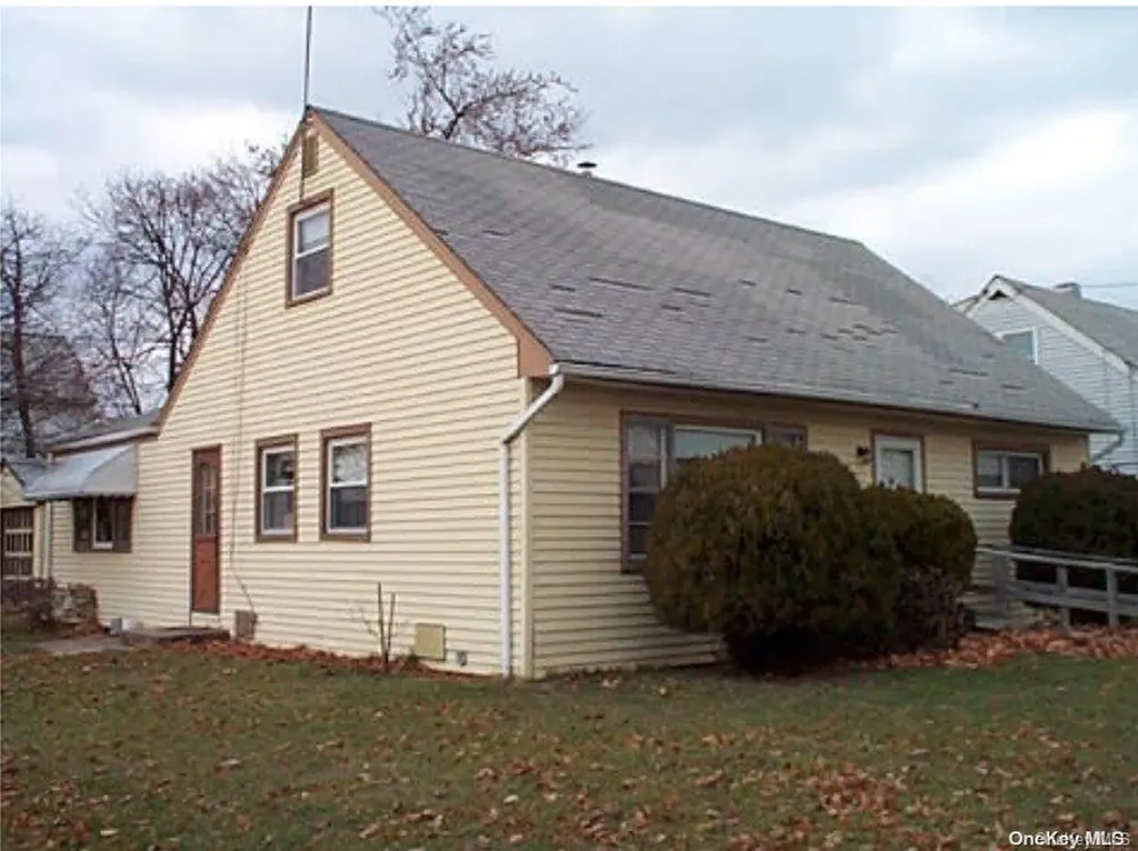 27 Carl Street Valley Stream NY 11580