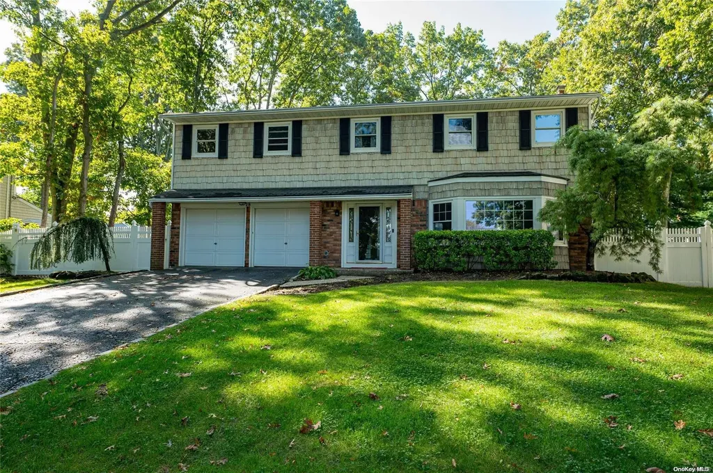 28 Winslow Lane Smithtown NY 11787