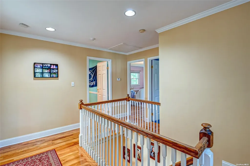 28 Winslow Lane Smithtown NY 11787