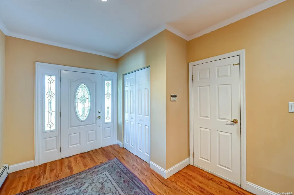 28 Winslow Lane Smithtown NY 11787