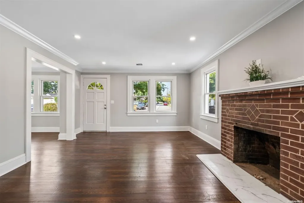 760 Lakeside Drive Baldwin NY 11510