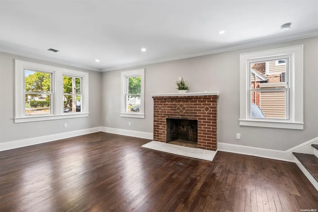 760 Lakeside Drive Baldwin NY 11510