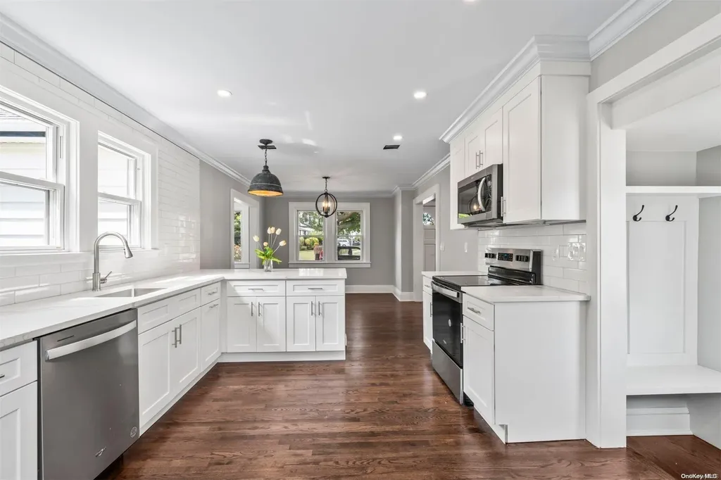760 Lakeside Drive Baldwin NY 11510