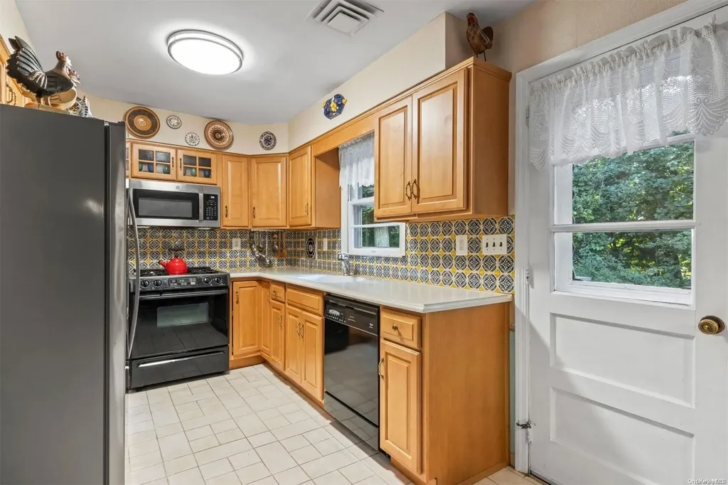 26 Old Field Road Setauket NY 11733
