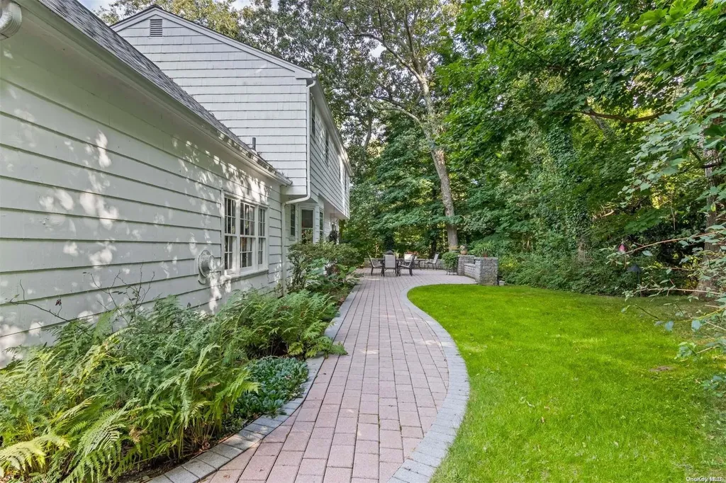 26 Old Field Road Setauket NY 11733