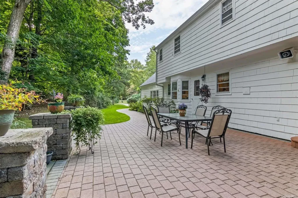 26 Old Field Road Setauket NY 11733