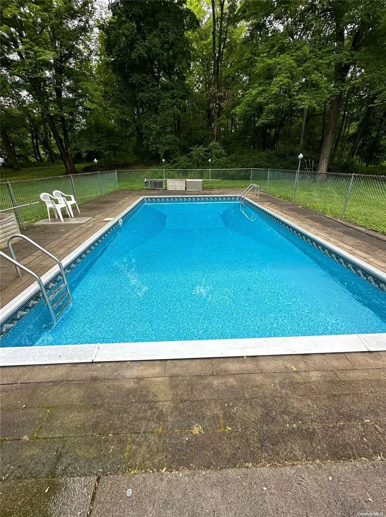21 Cedar Valley Road Poughkeepsie NY 12603