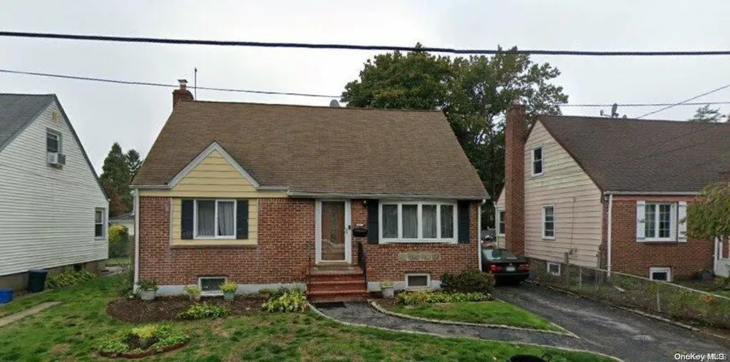 43 Clemente Place Hempstead NY 11550