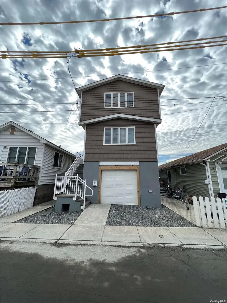 22 W 16th Road Broad Channel NY 11693