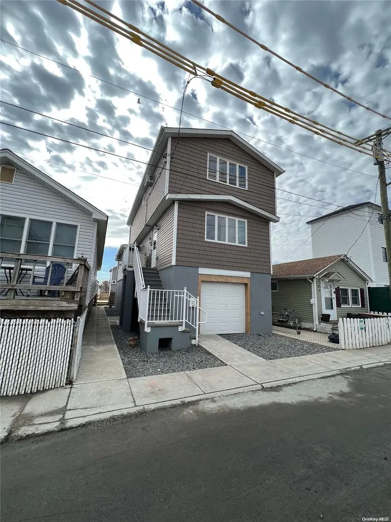 22 W 16th Road Broad Channel NY 11693