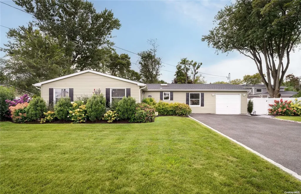 42 Knickerbocker Avenue Holbrook NY 11741