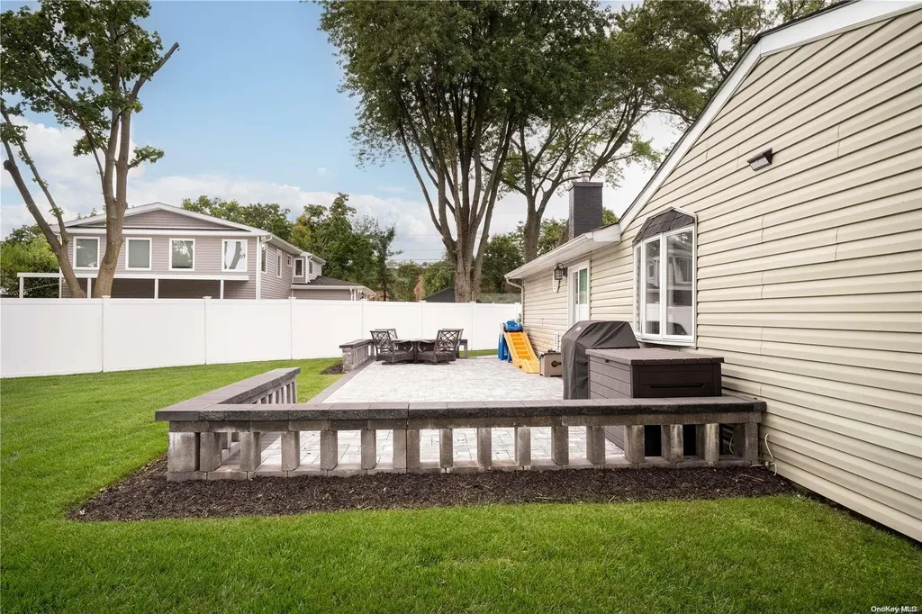 42 Knickerbocker Avenue Holbrook NY 11741