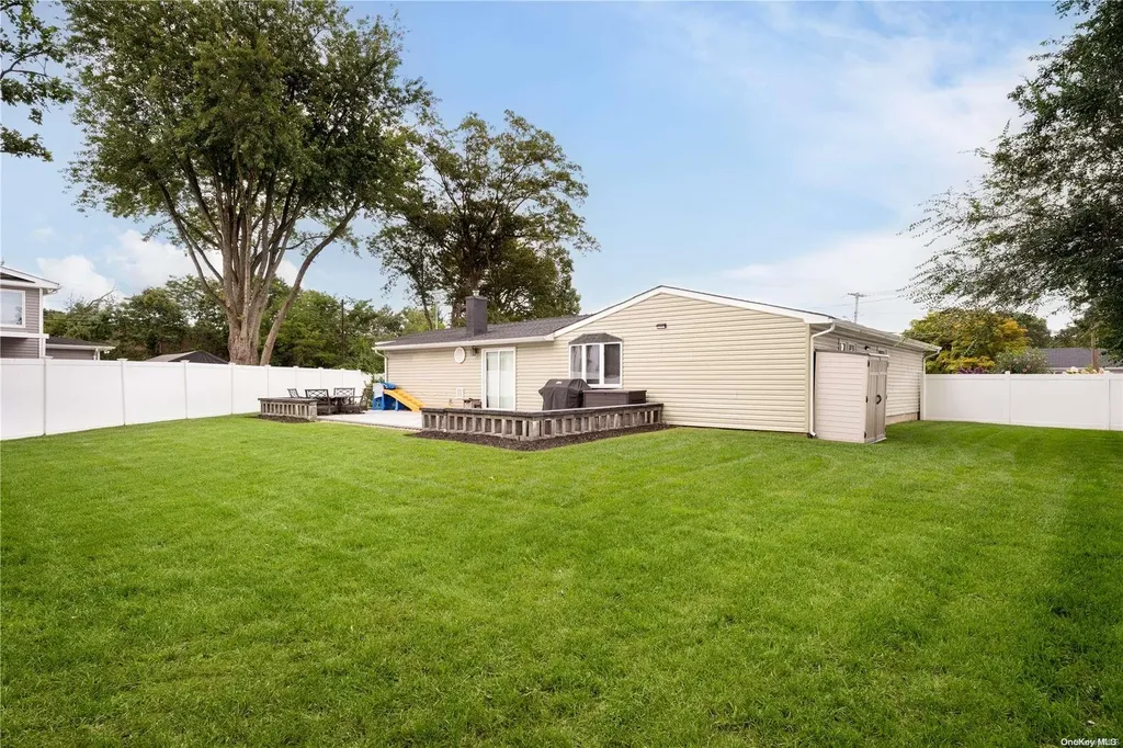 42 Knickerbocker Avenue Holbrook NY 11741