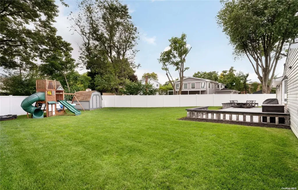 42 Knickerbocker Avenue Holbrook NY 11741