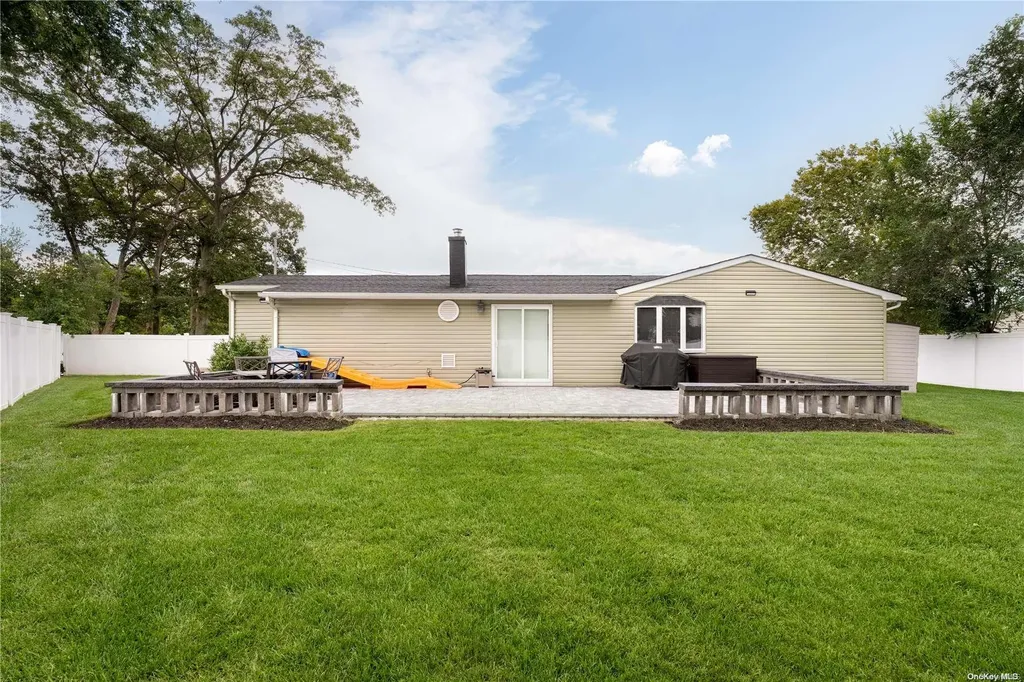 42 Knickerbocker Avenue Holbrook NY 11741
