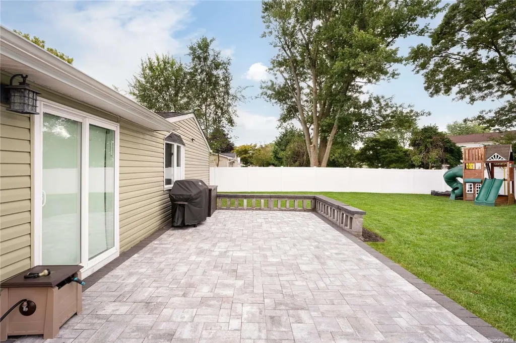 42 Knickerbocker Avenue Holbrook NY 11741
