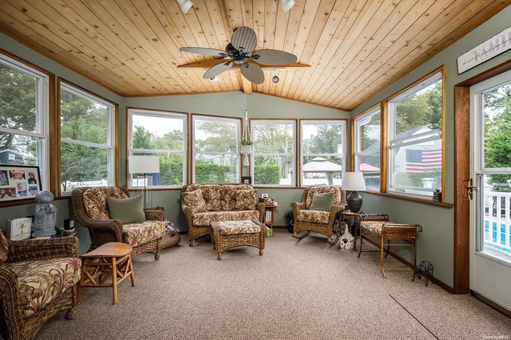 1089 Namdac Avenue Bay Shore NY 11706