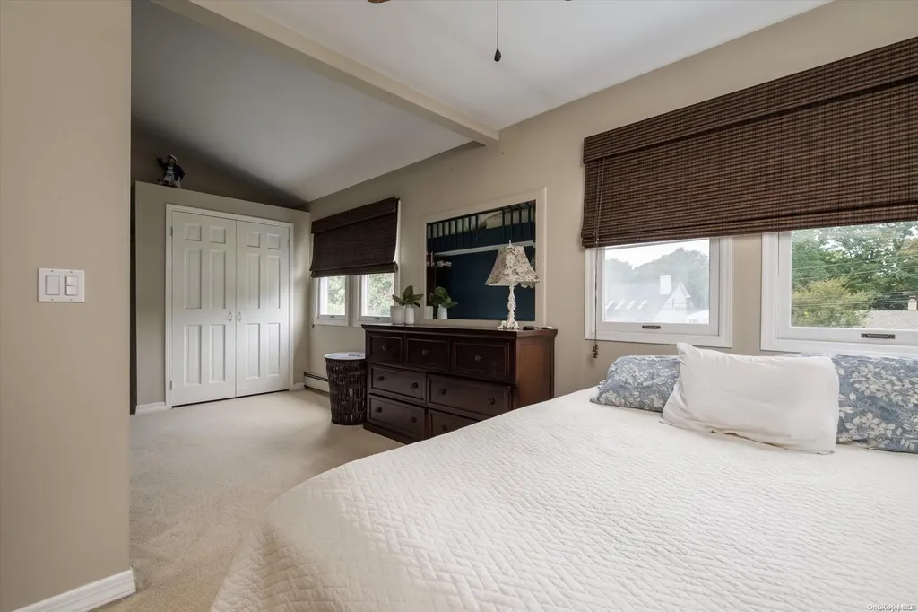 1089 Namdac Avenue Bay Shore NY 11706