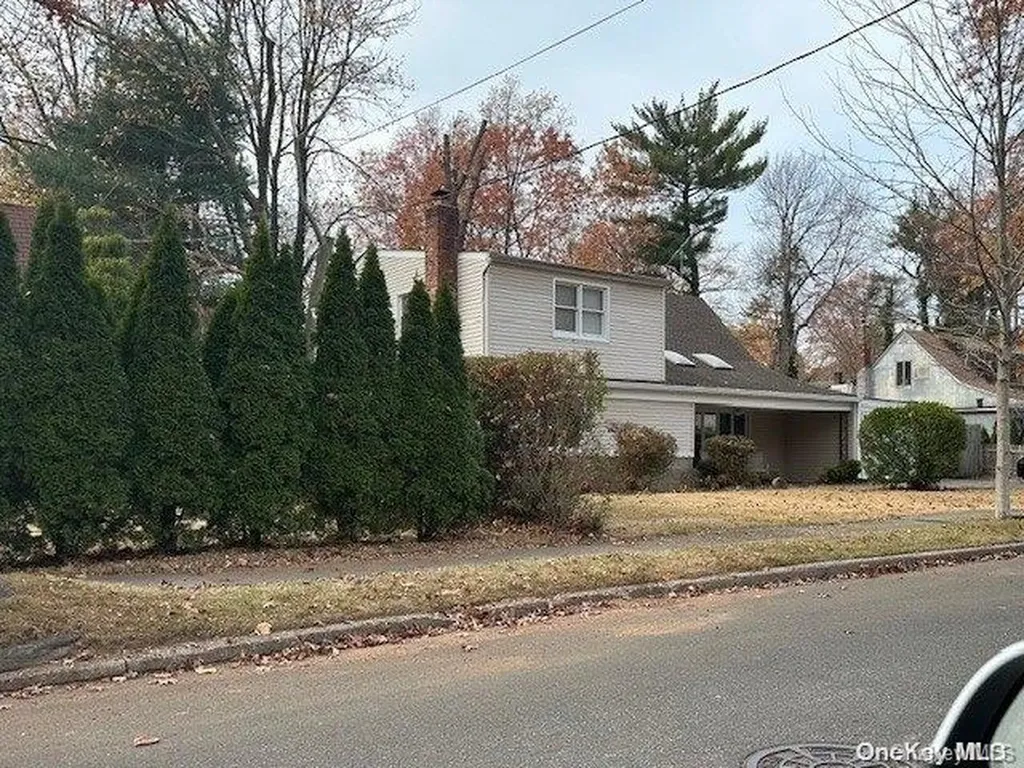 26 Chadwick Road Great Neck NY 11023