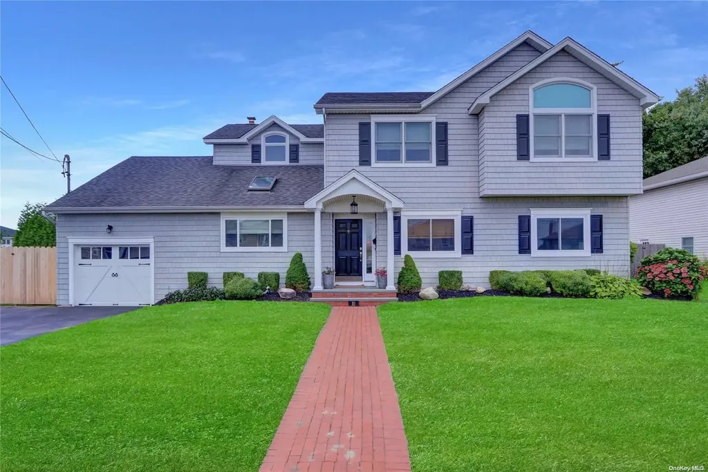 10 Duck Lane West Islip NY 11795